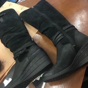 Uggs black boots size 8